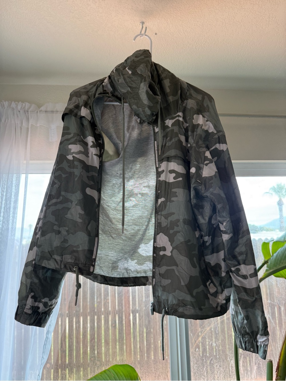 Camouflage Hooded Windbreaker Jacket - women’s Camo Green
